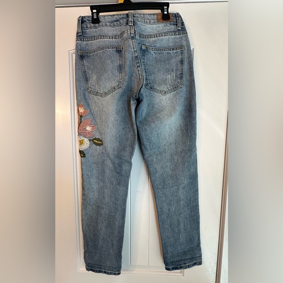 Zara Blue Boyfriend Jeans with Floral Embroidery - Picture 2 of 5
